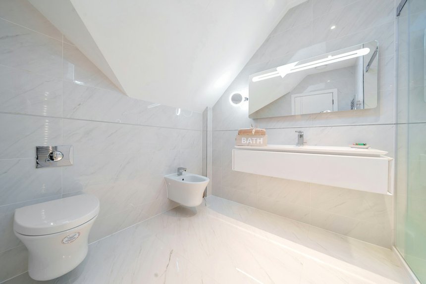 for sale long lane london 36469 - Gibbs Gillespie