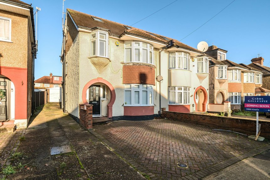 sold west mead london 36595 - Gibbs Gillespie