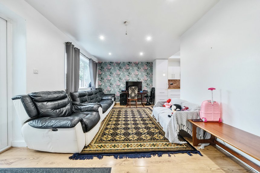 for sale thornton close london 36660 - Gibbs Gillespie