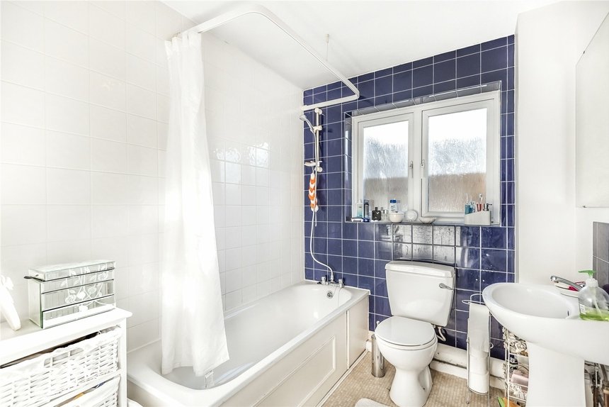 sold rockingham parade london 36664 - Gibbs Gillespie