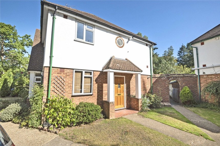 under offer alpine walk london 36703 - Gibbs Gillespie