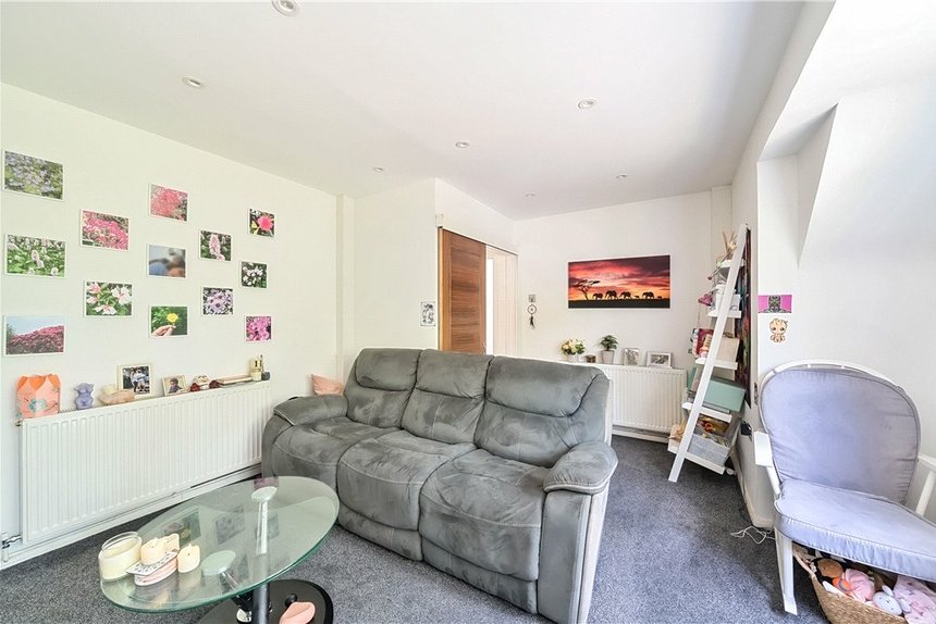 under offer alpine walk london 36703 - Gibbs Gillespie