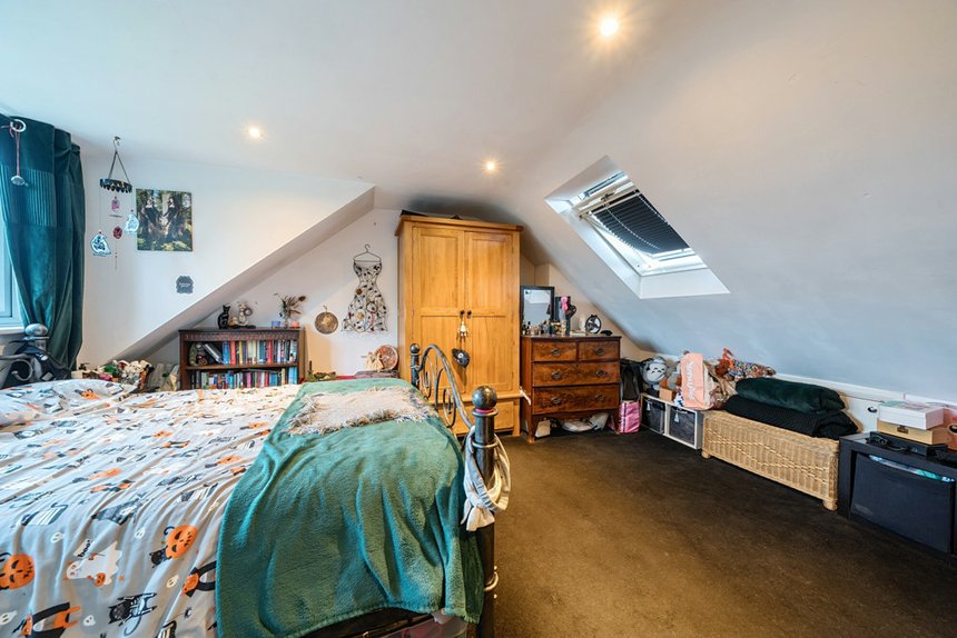 for sale wood end avenue london 36762 - Gibbs Gillespie