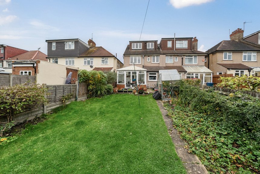 for sale wood end avenue london 36762 - Gibbs Gillespie