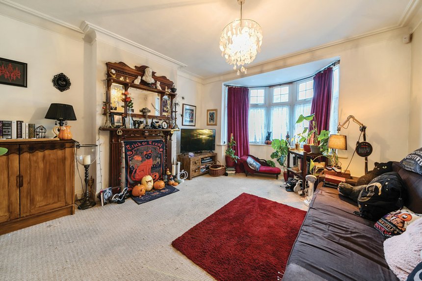 for sale wood end avenue london 36762 - Gibbs Gillespie