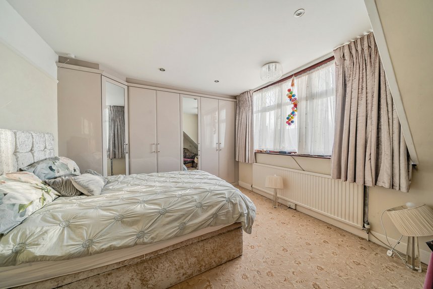 for sale the avenue london 36782 - Gibbs Gillespie