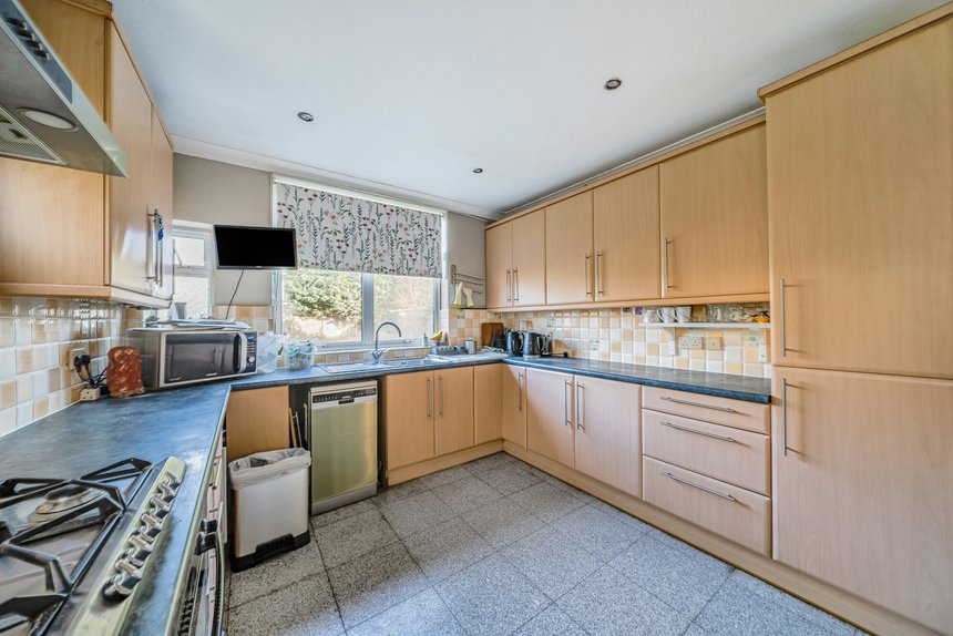 for sale the avenue london 36782 - Gibbs Gillespie