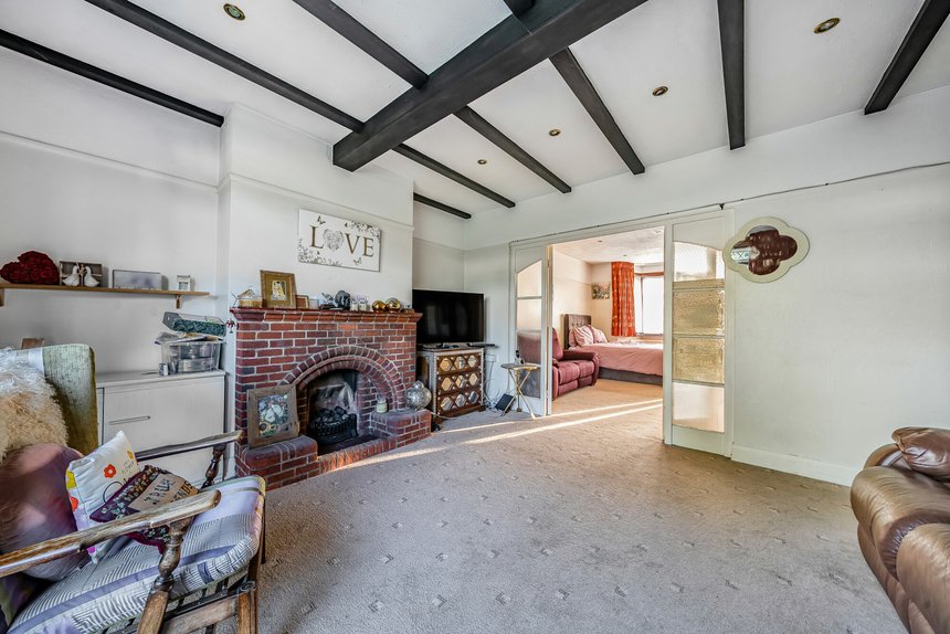 for sale the avenue london 36782 - Gibbs Gillespie