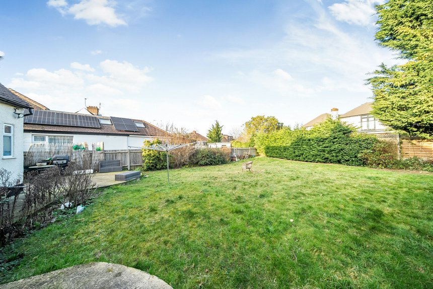 for sale the avenue london 36782 - Gibbs Gillespie