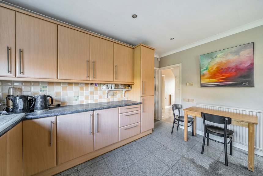for sale the avenue london 36782 - Gibbs Gillespie