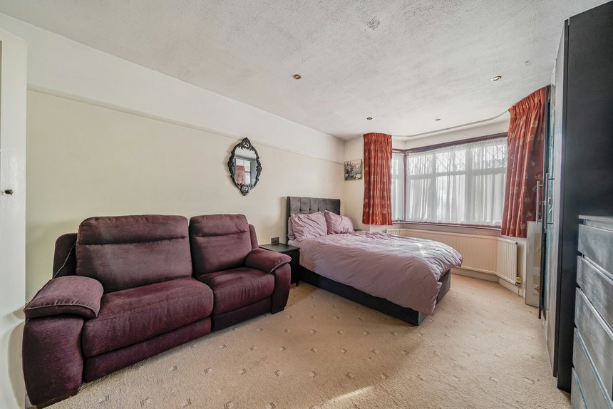 for sale the avenue london 36782 - Gibbs Gillespie