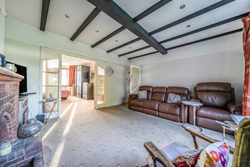 for sale the avenue london 36782 - Gibbs Gillespie