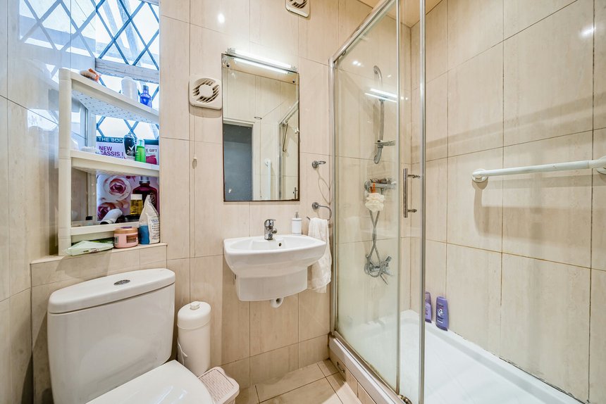 for sale the avenue london 36782 - Gibbs Gillespie