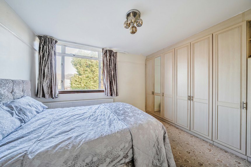 for sale the avenue london 36782 - Gibbs Gillespie