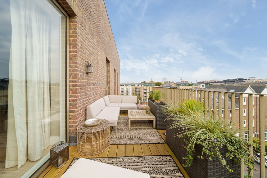 for sale durham wharf drive london 36803 - Gibbs Gillespie