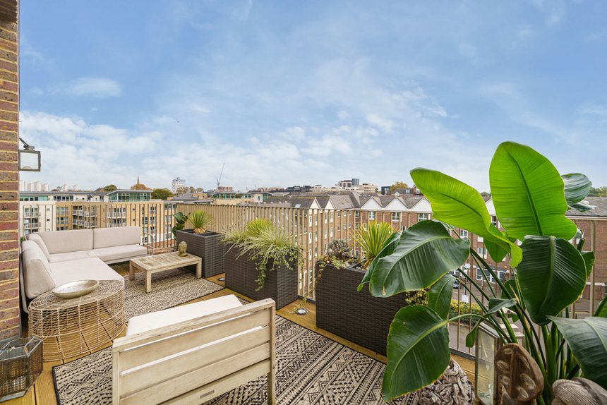 for sale durham wharf drive london 36803 - Gibbs Gillespie