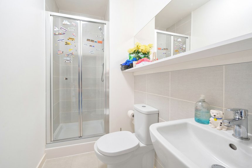 under offer newman avenue london 36816 - Gibbs Gillespie