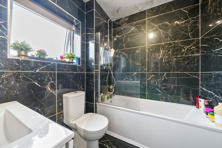 under offer newman avenue london 36816 - Gibbs Gillespie