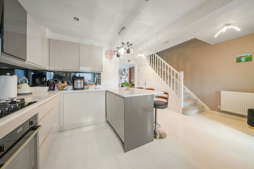 under offer newman avenue london 36816 - Gibbs Gillespie