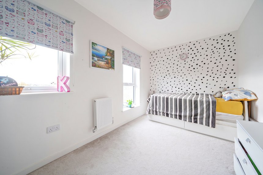 under offer newman avenue london 36816 - Gibbs Gillespie