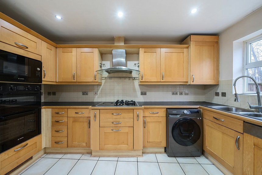 for sale pembroke avenue london 36874 - Gibbs Gillespie