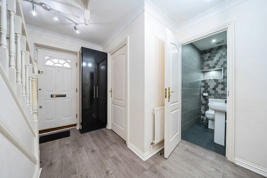 for sale pembroke avenue london 36874 - Gibbs Gillespie