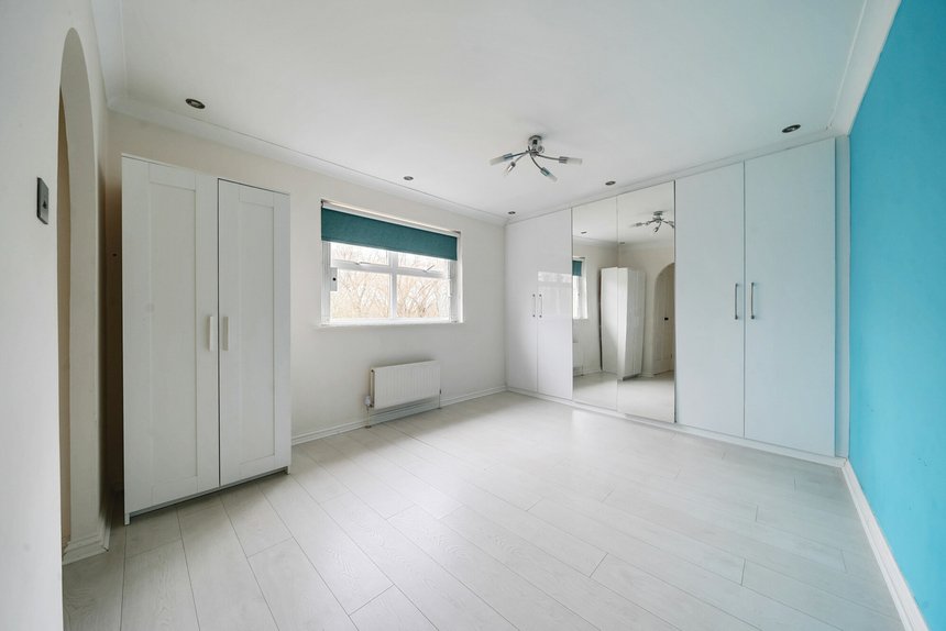 for sale pembroke avenue london 36874 - Gibbs Gillespie