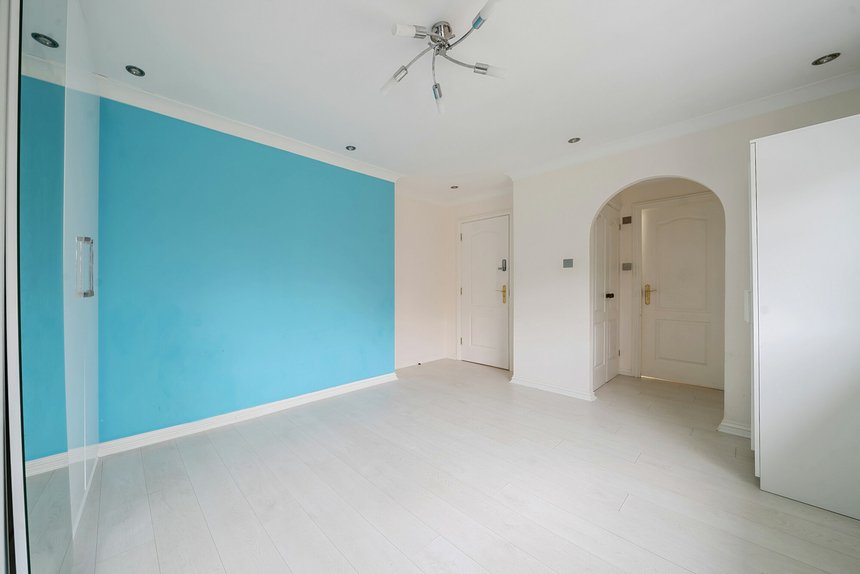 for sale pembroke avenue london 36874 - Gibbs Gillespie