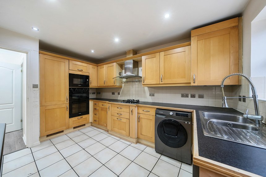 for sale pembroke avenue london 36874 - Gibbs Gillespie