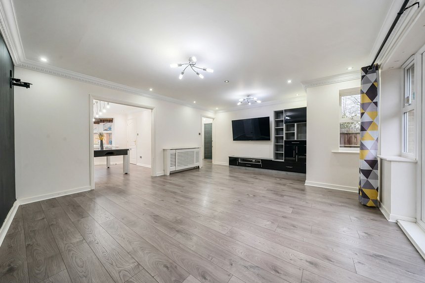 for sale pembroke avenue london 36874 - Gibbs Gillespie