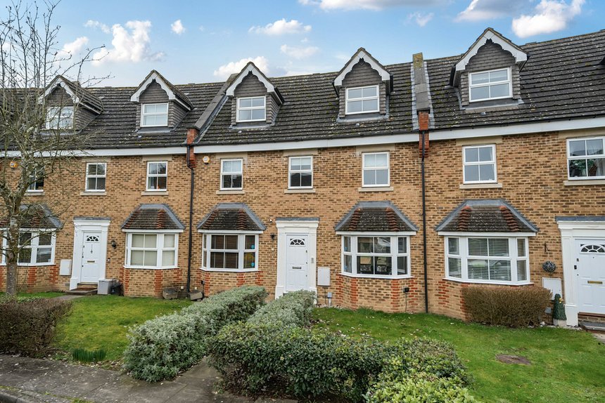 for sale pembroke avenue london 36874 - Gibbs Gillespie