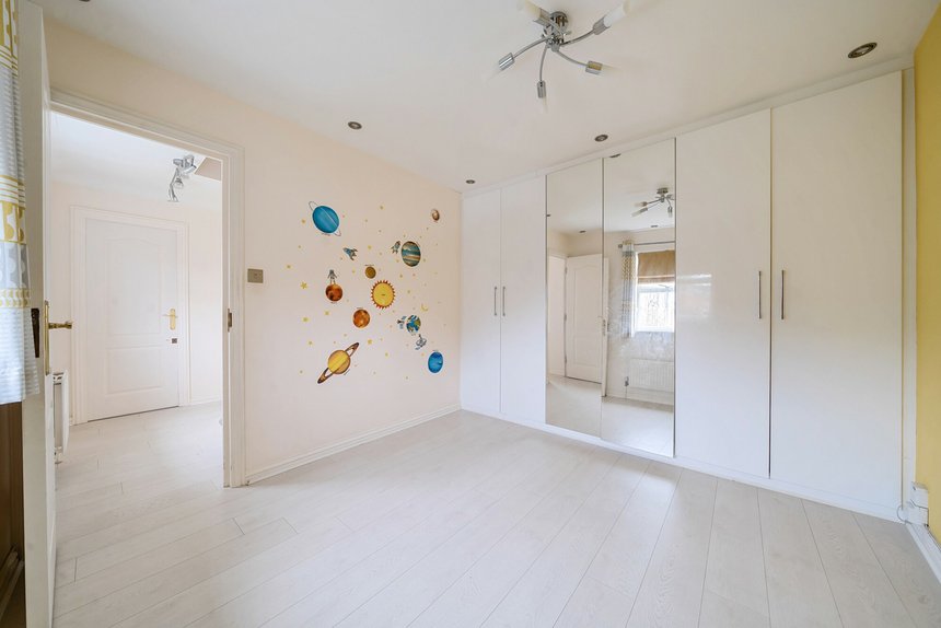 for sale pembroke avenue london 36874 - Gibbs Gillespie