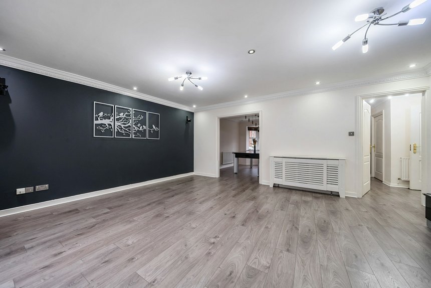 for sale pembroke avenue london 36874 - Gibbs Gillespie