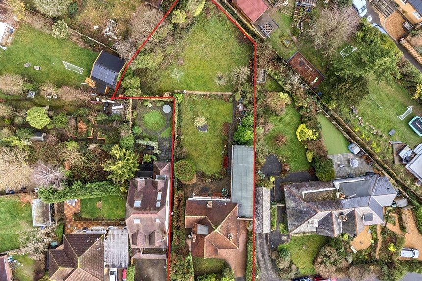 under offer gravel hill london 36944 - Gibbs Gillespie