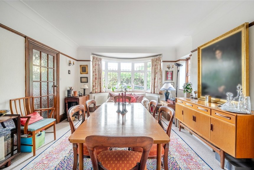 under offer gravel hill london 36944 - Gibbs Gillespie