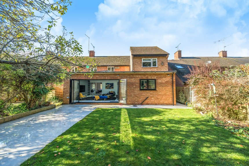 for sale gaviots close london 37059 - Gibbs Gillespie