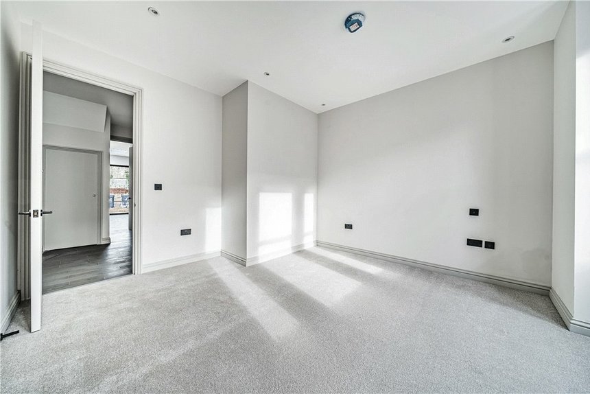 under offer hastings road london 37137 - Gibbs Gillespie