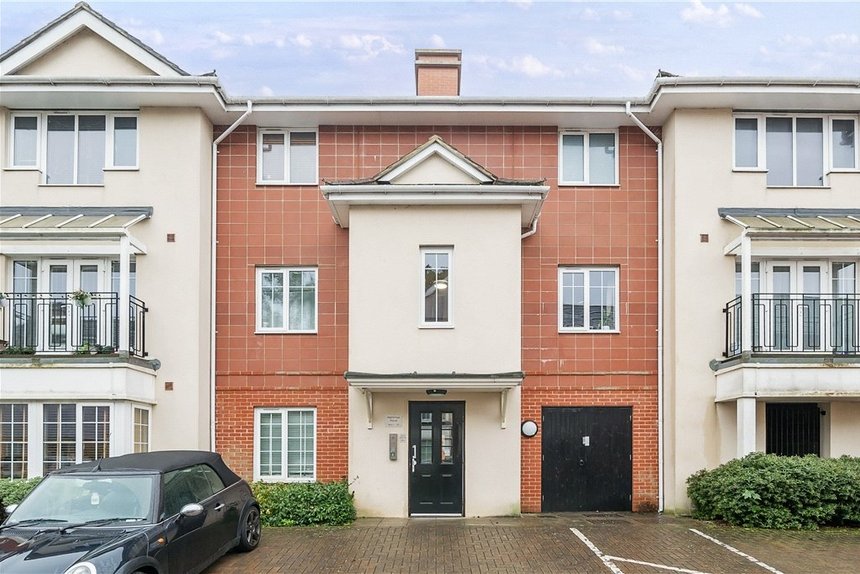 for sale wren lane london 37141 - Gibbs Gillespie