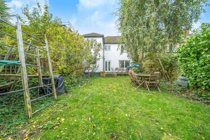 sold victoria road london 37143 - Gibbs Gillespie