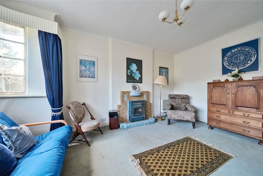 under offer downs avenue london 37283 - Gibbs Gillespie