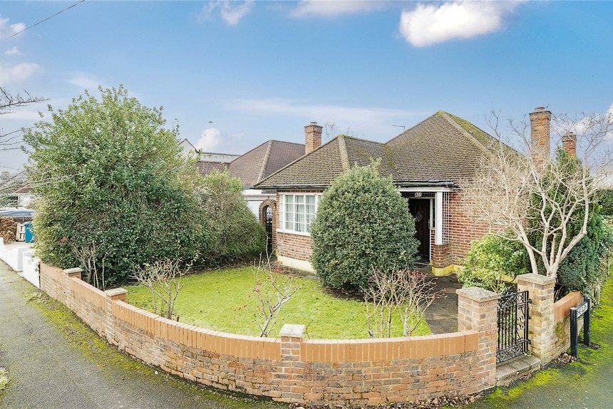 under offer downs avenue london 37283 - Gibbs Gillespie