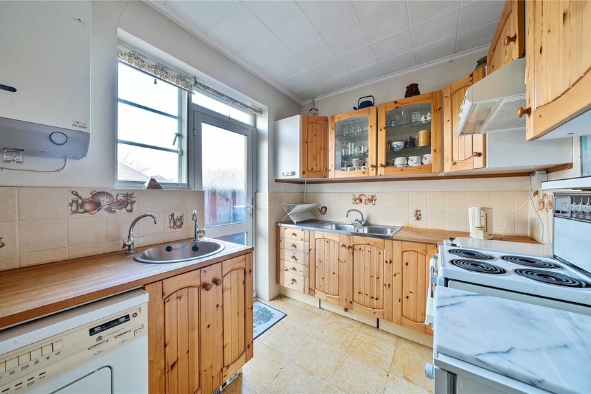 under offer downs avenue london 37283 - Gibbs Gillespie