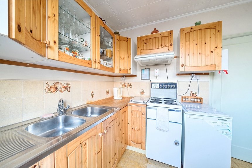 under offer downs avenue london 37283 - Gibbs Gillespie