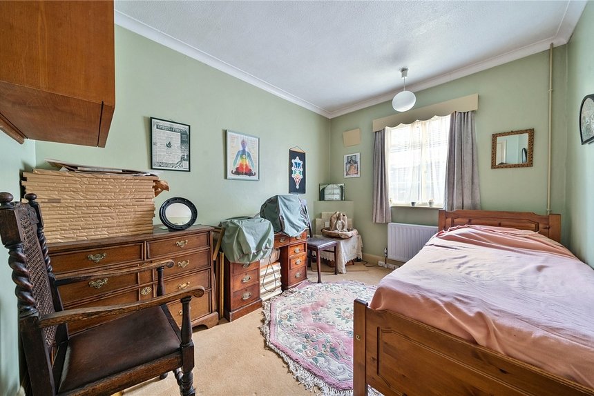 under offer downs avenue london 37283 - Gibbs Gillespie