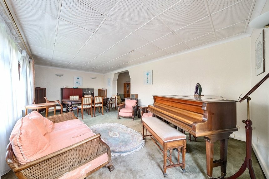 under offer downs avenue london 37283 - Gibbs Gillespie