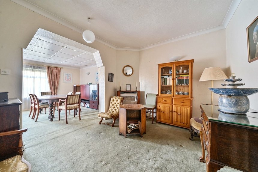 under offer downs avenue london 37283 - Gibbs Gillespie