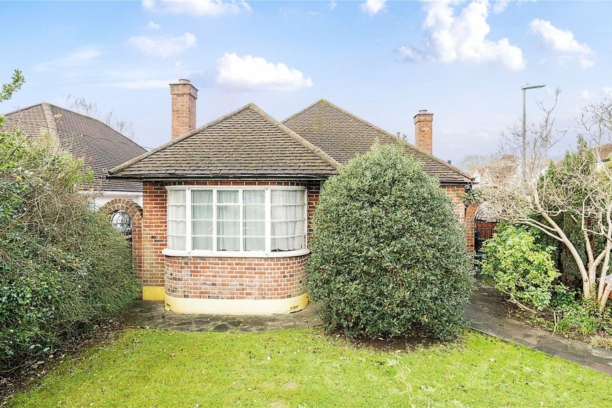 under offer downs avenue london 37283 - Gibbs Gillespie