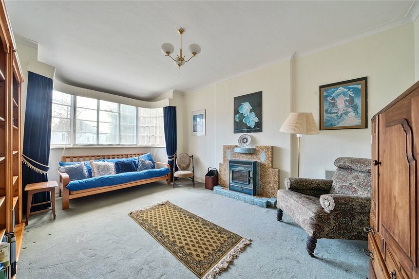 under offer downs avenue london 37283 - Gibbs Gillespie