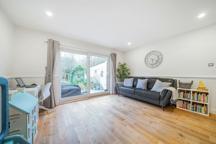 for sale whiteheath avenue london 37289 - Gibbs Gillespie