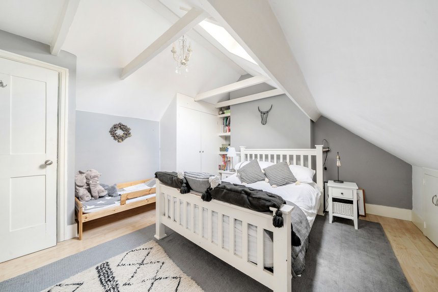for sale chester road london 37386 - Gibbs Gillespie